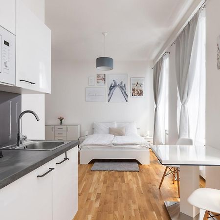 Stay2Gether Beige Nest - Metro Florenc Prague Exterior photo