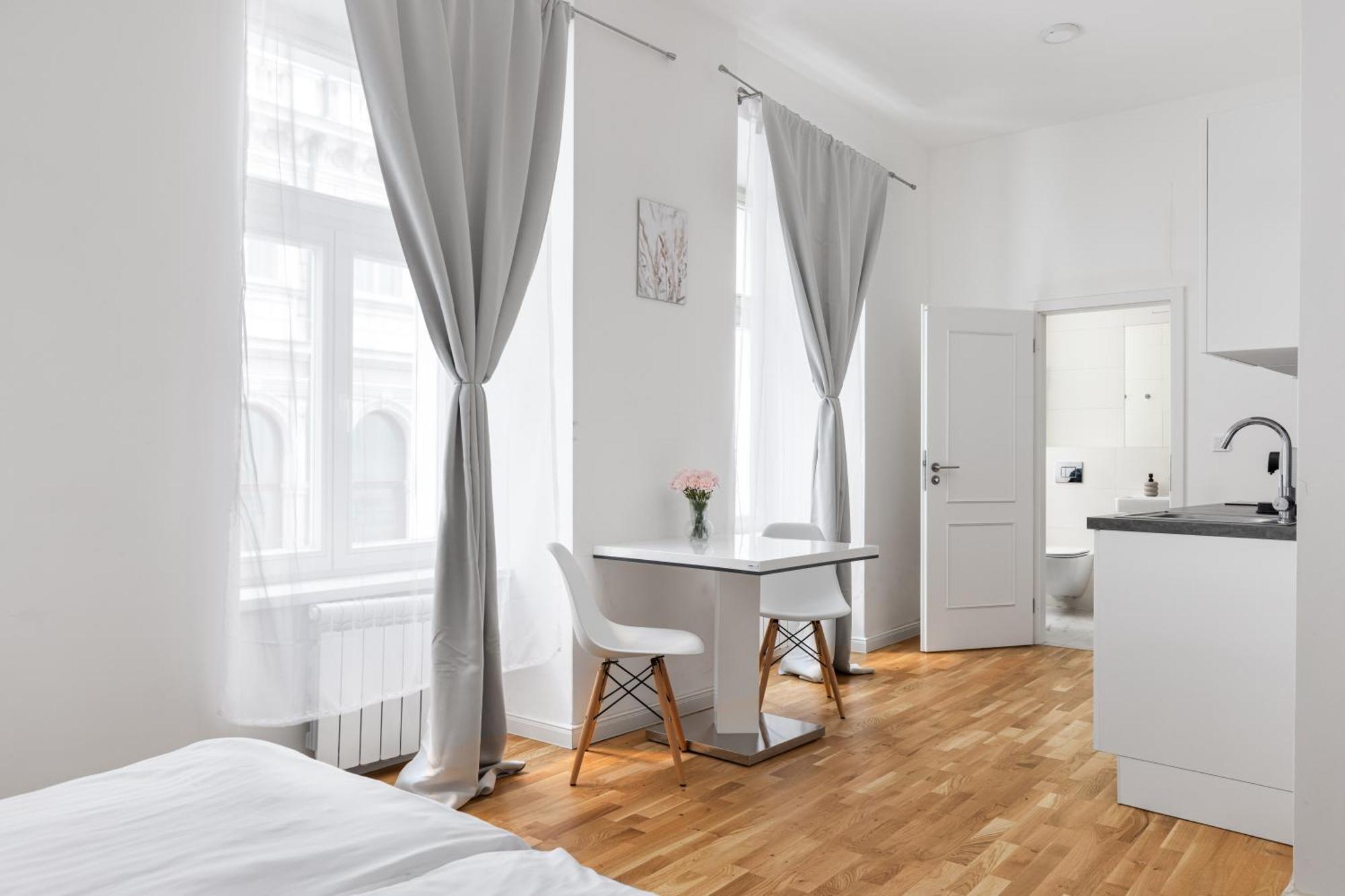 Stay2Gether Beige Nest - Metro Florenc Prague Exterior photo